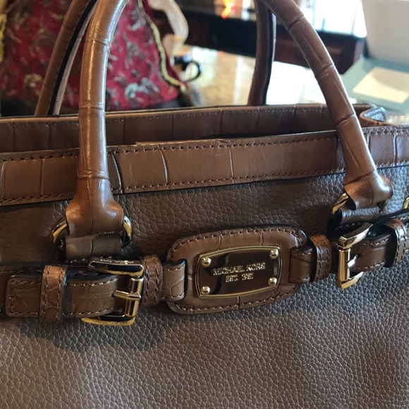 Michael Kor’s purse #purse - Picture 3 of 7